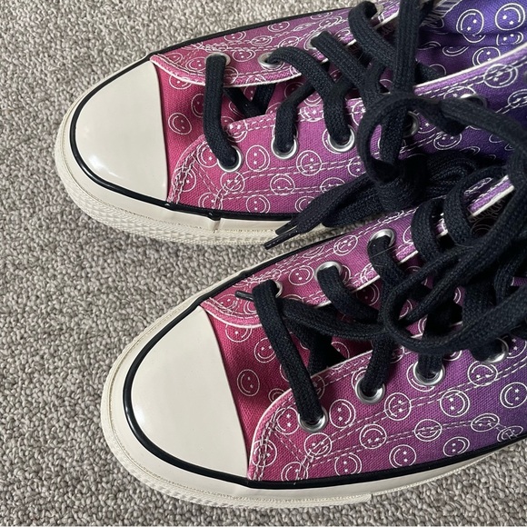 NWT Converse All Star Chuck Taylor Smiley Happy Faces Purple Pink Ombré Sneakers - Picture 3 of 6